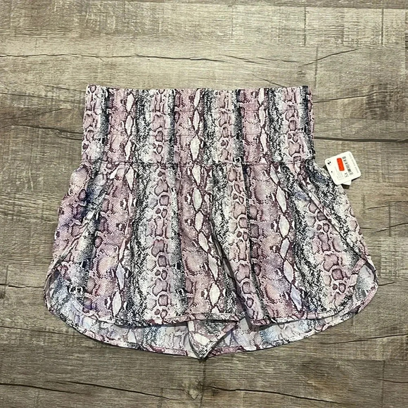 NWT!! Free People - The Way Home Printed Shorts - Medium - Anaconda Venom Cbo - Picture 5 of 10